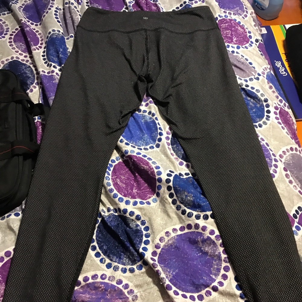 Black patterned lululemon full-length leggings